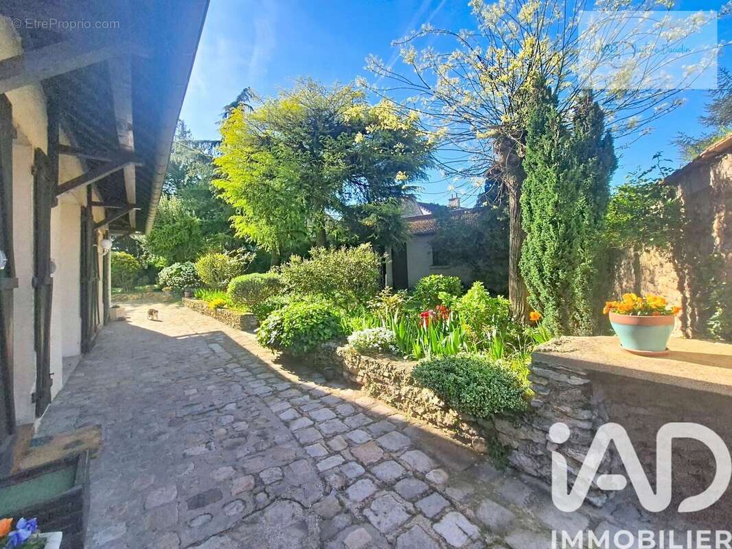 Photo 4 - Maison à LE COUDRAY-MONTCEAUX