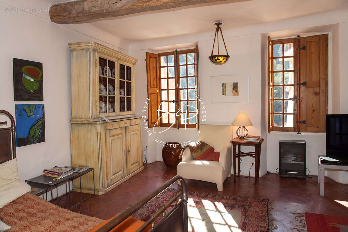 Maison de Maître d'Exception 271 m² de Charme au coeur d'Entrecasteaux avec 2 terrasses - photo 10