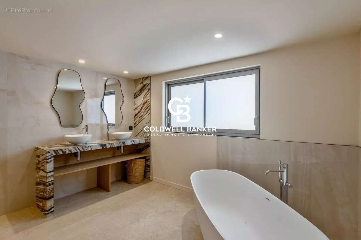 Maison à CAVALAIRE-SUR-MER