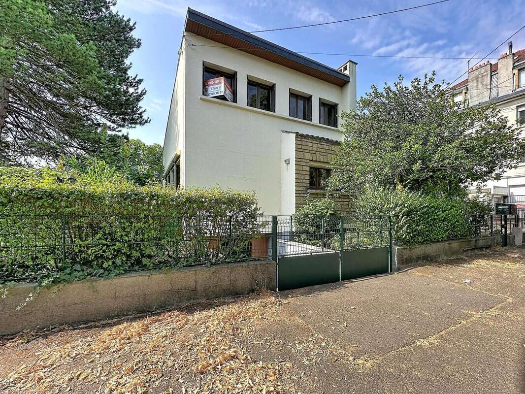 Maison 108 m² à Le Ban-Saint-Martin  - photo 2