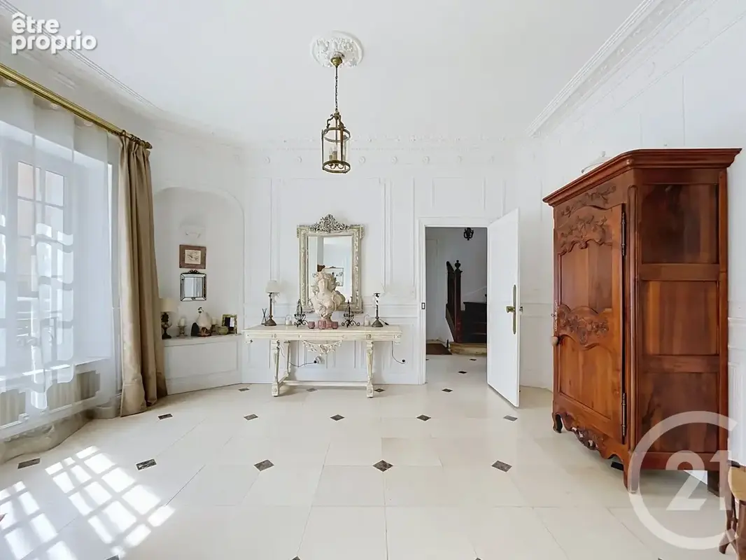 Maison 8 pièces 310 m² à vendre à Moissy-Cramayel (77550) - photo 3