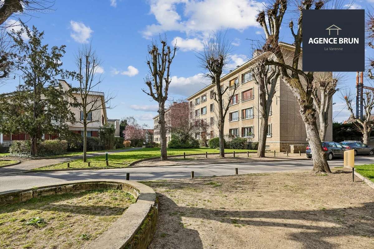 Appartement à SAINT-MAUR-DES-FOSSES
