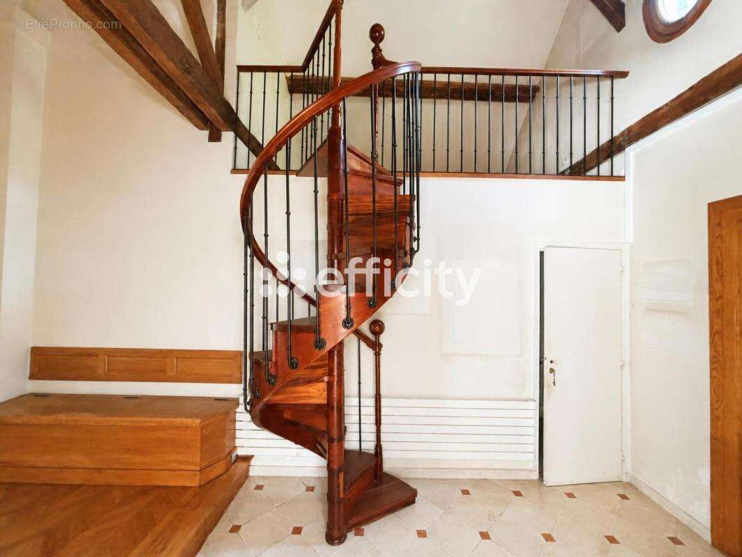 Maison 330 m² à Villers-Saint-Frambourg  - photo 6