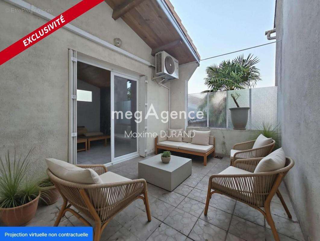 Appartement à TREMENTINES