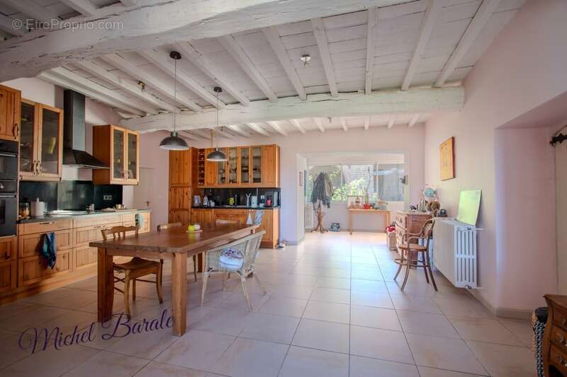 Ferme rénovée 205 m² – 6 chambres – terrain 16 000 m² – géothermie – vue – Montromant (69) - photo 11
