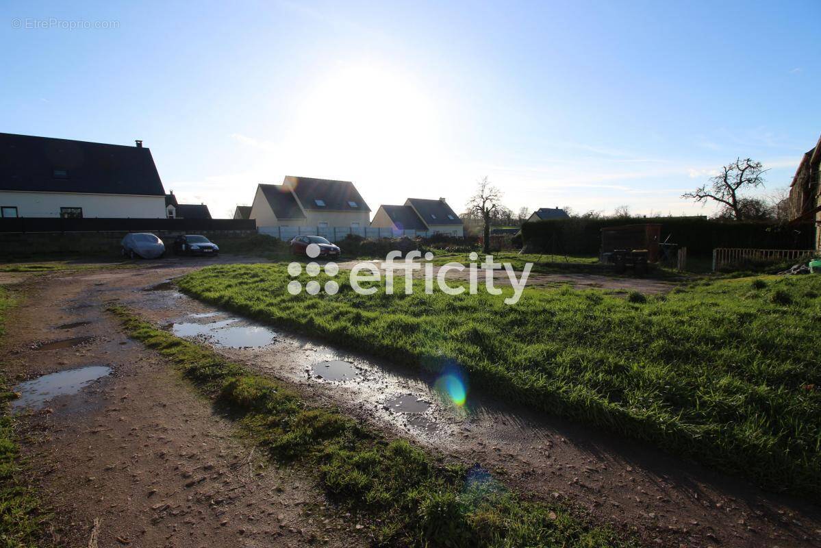 Terrain à FONTENAY-LE-PESNEL