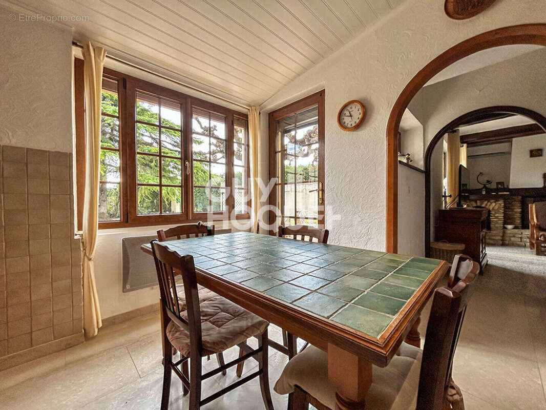 Maison à ROBION