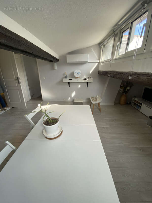 Appartement à MEZE
