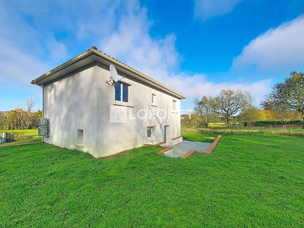 Maison à MONCLAR-DE-QUERCY
