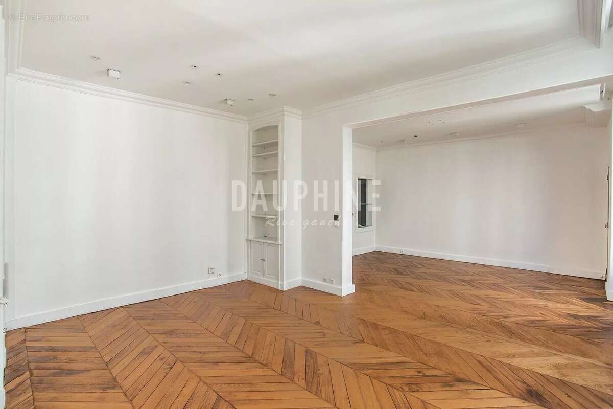 Appartement à PARIS-7E