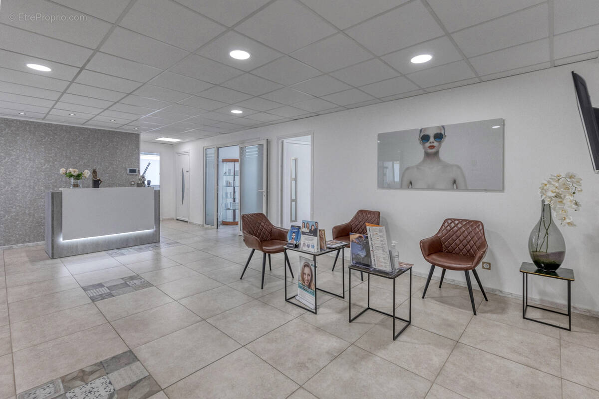 Commerce à MONTBONNOT-SAINT-MARTIN