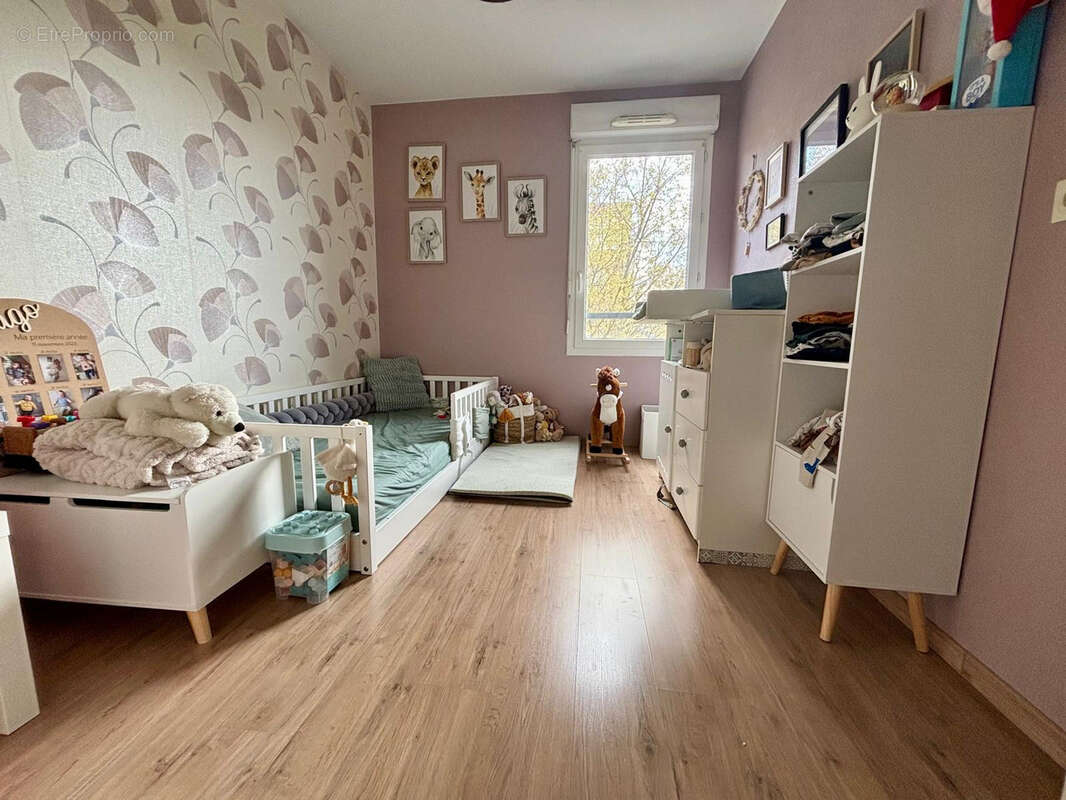 Appartement à MEYZIEU