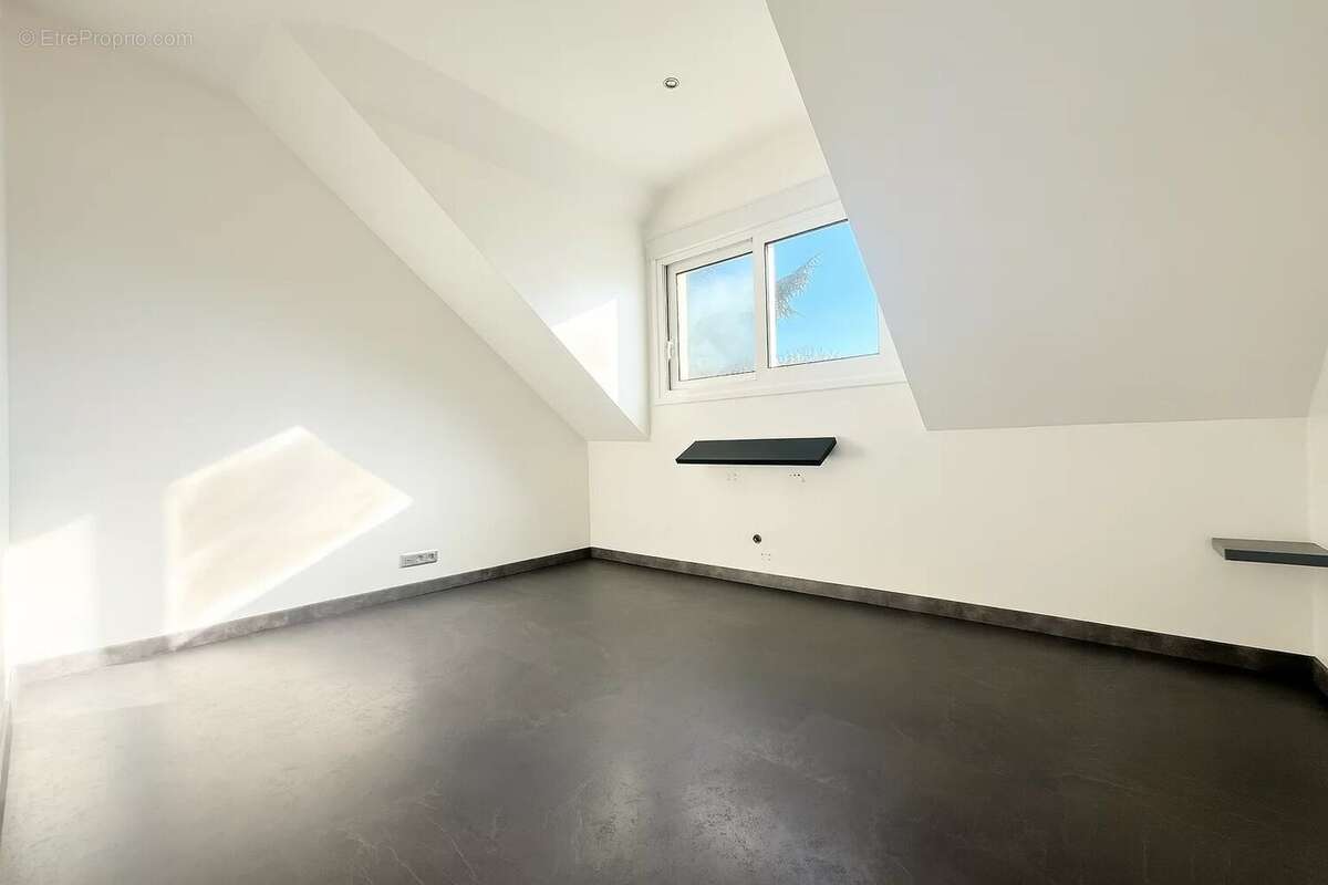 Maison à FONTENAY-TRESIGNY