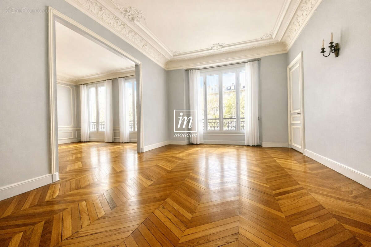 Appartement à PARIS-17E