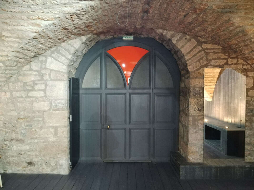 Commerce à SALINS-LES-BAINS