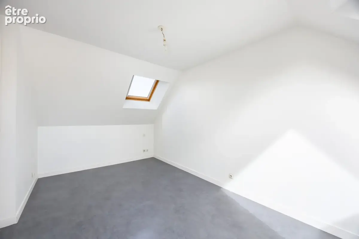 Maison avec grand terrain vue mer - gros potentiel - photo 18