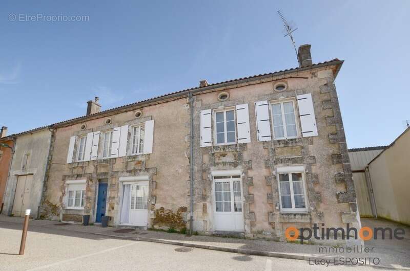 Maison à MONTEMBOEUF