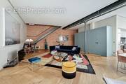 Appartement à PARIS-1E