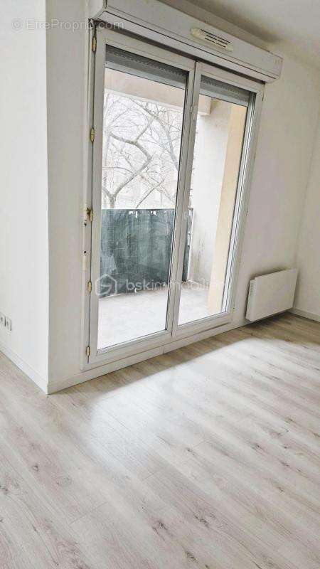 Coup de coeur ! 2 pièces rénové avec balcon, parking et dpe c – résidence villa des poètes - photo 10