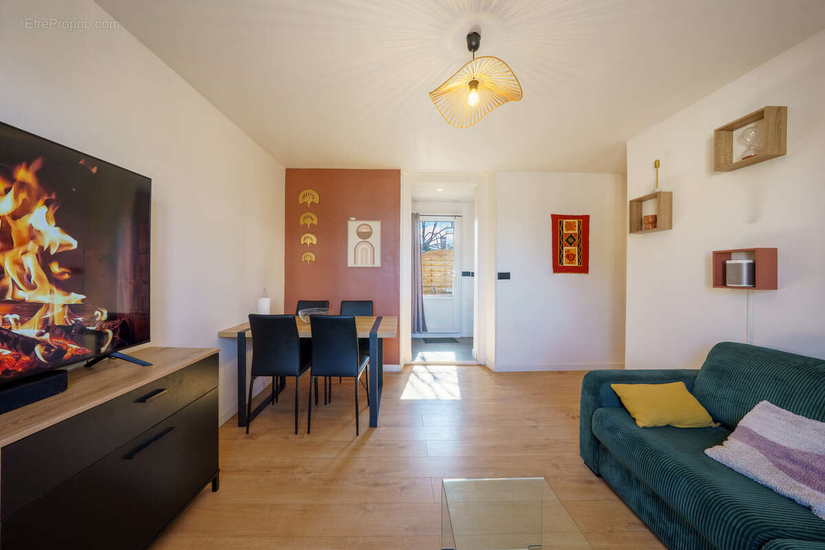 Exclusivité - Thonon Ouest - Appartement 2 pièces rénové avec terrasse - photo 2