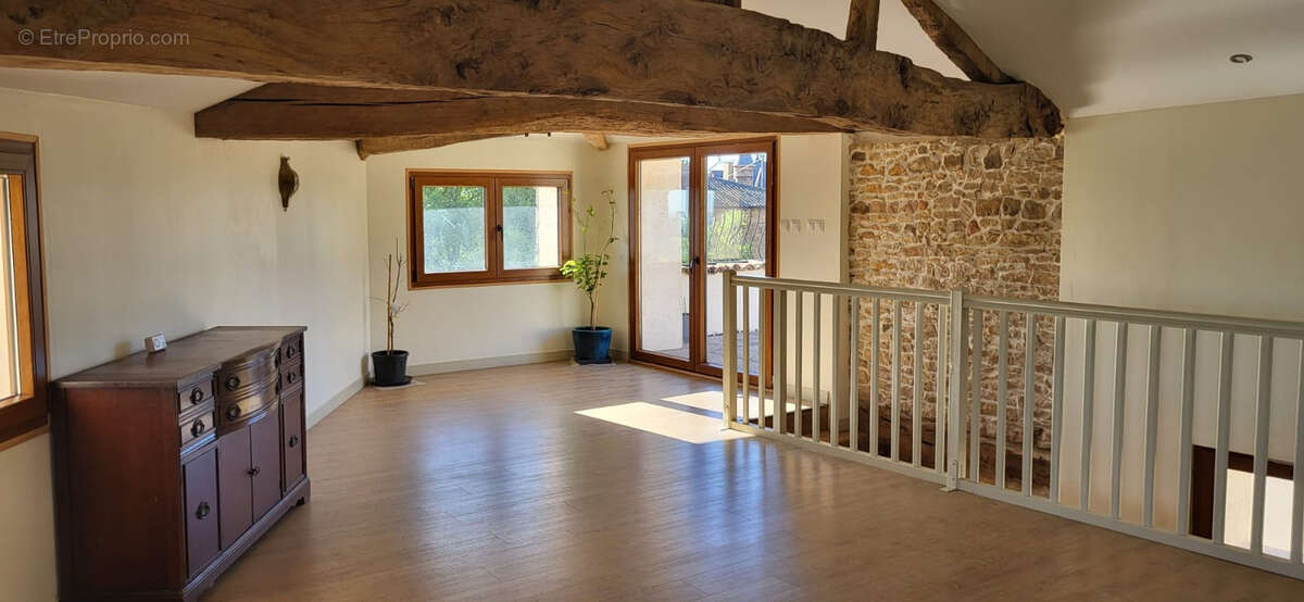 Maison à SAINT-AMOUR-BELLEVUE