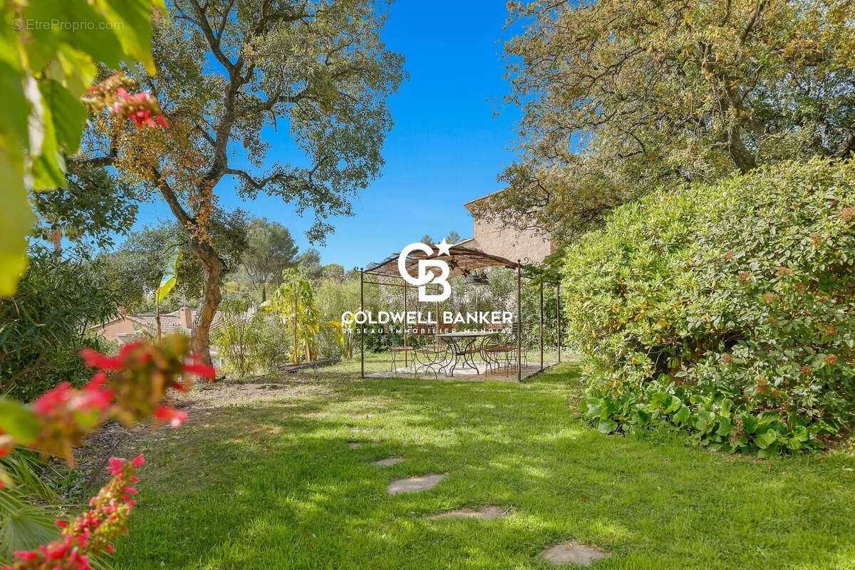 Maison à CARQUEIRANNE