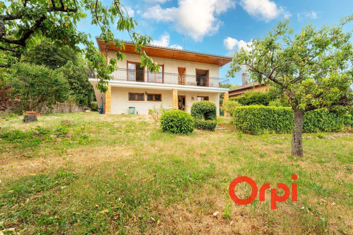 Maison familiale de 150 m² avec appartement indépendant, sous-sol complet et terrain de 999 m² - photo 17