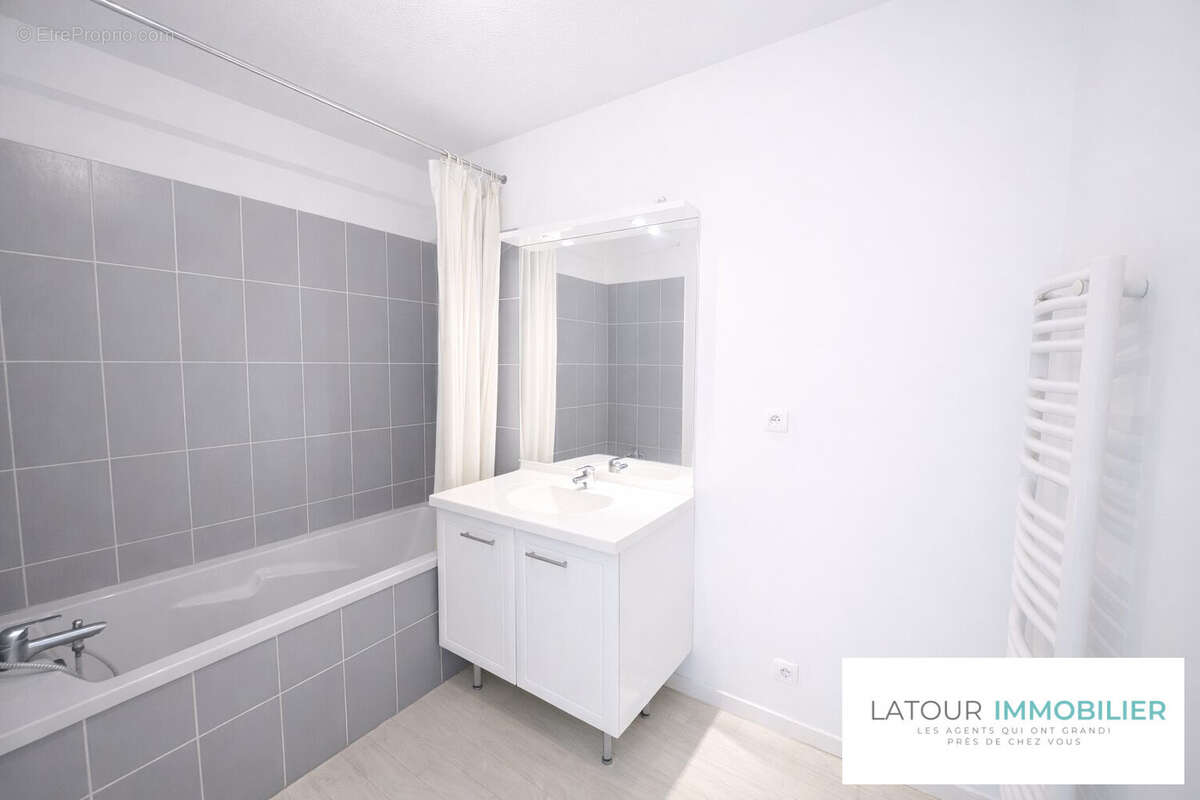 Appartement à L'ISLE-D'ABEAU