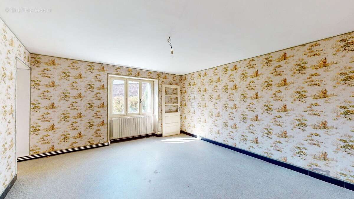Maison à Rénover de 166 m² + Grange + 100 m² de combles aménageables - photo 9