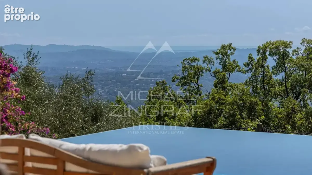 Une villa idéalement située proche du Village avec vue mer panoramique - photo 9