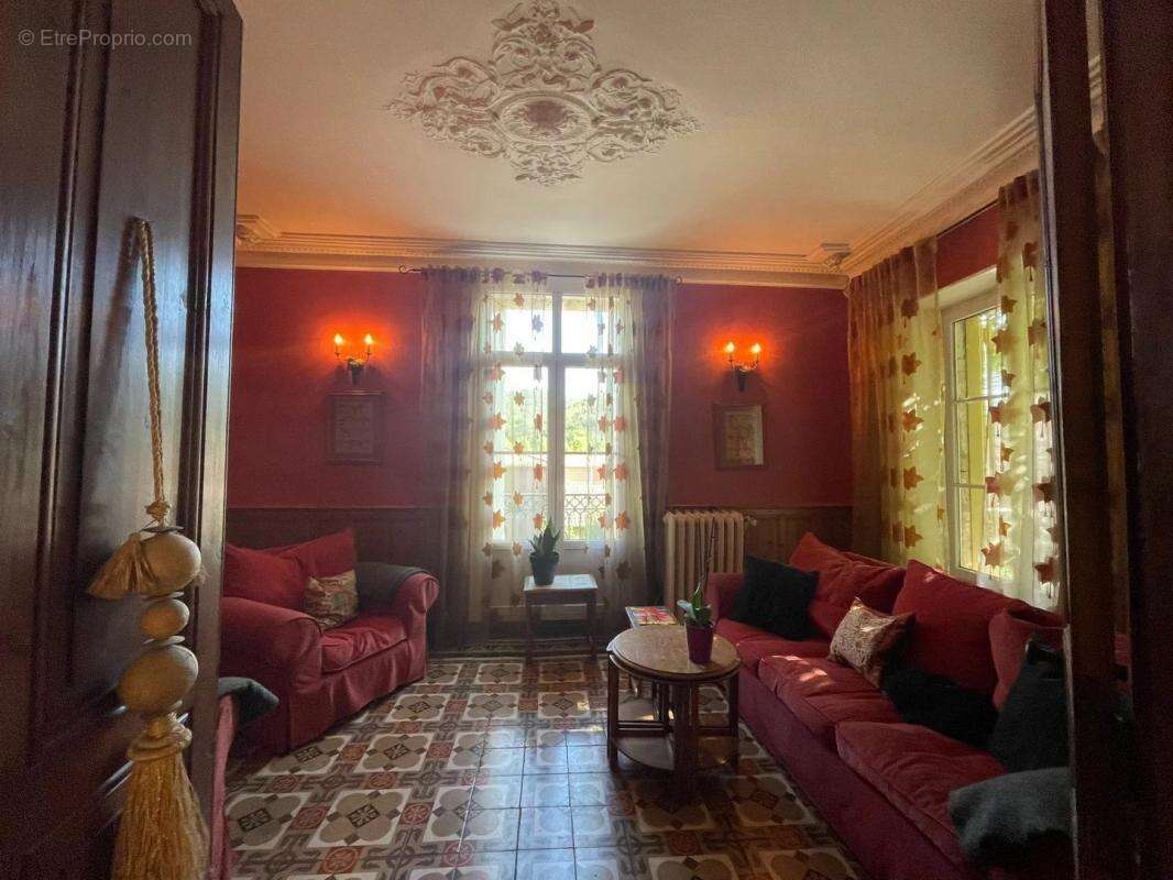 Maison à LA TOUR-SUR-ORB