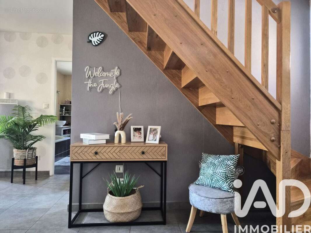 Maison 124 m² à Parigne  - photo 2