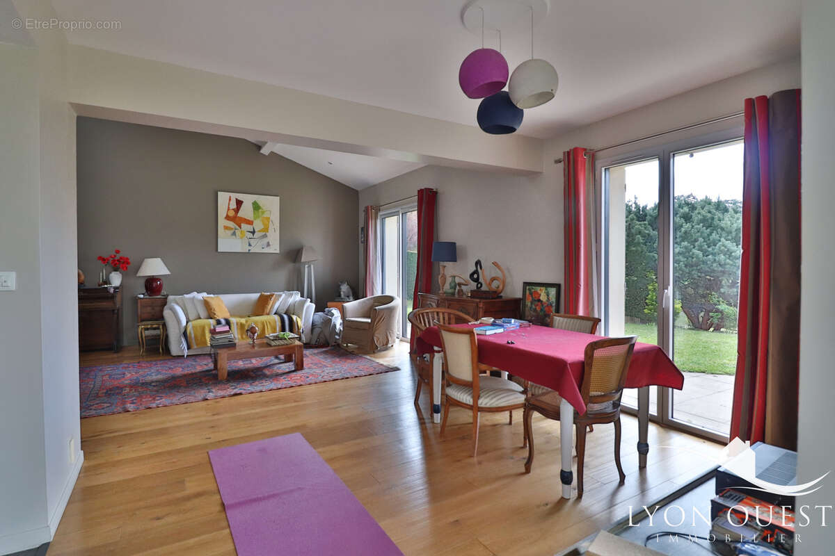 Maison à CHARBONNIERES-LES-BAINS