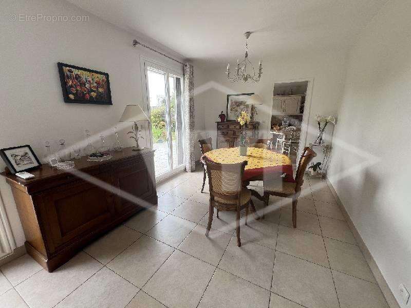 Maison à COMBS-LA-VILLE