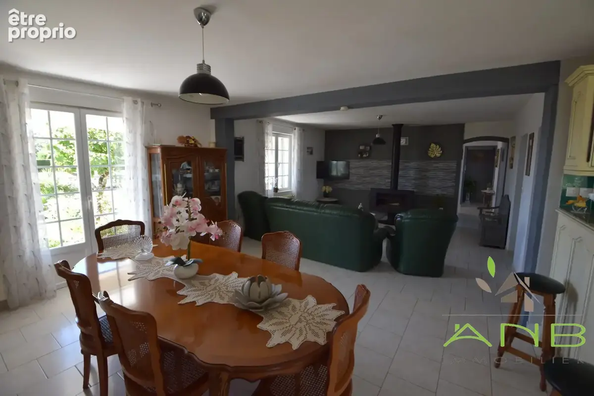 Maison 6 pièces 125 m² à vendre à Roumazieres-Loubert (16270) - photo 3
