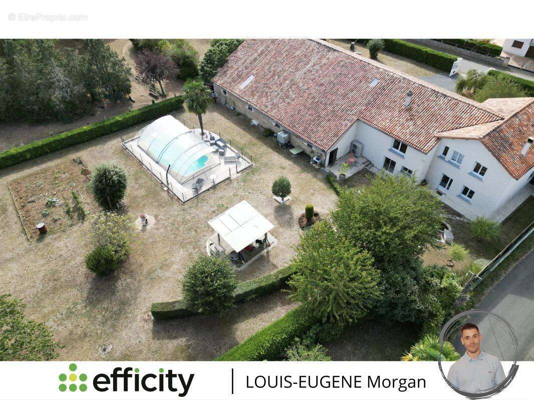 Maison à SAVIGNE