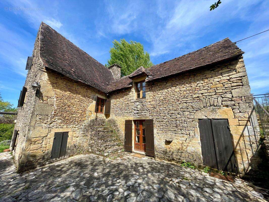 Maison à SAINTE-NATHALENE