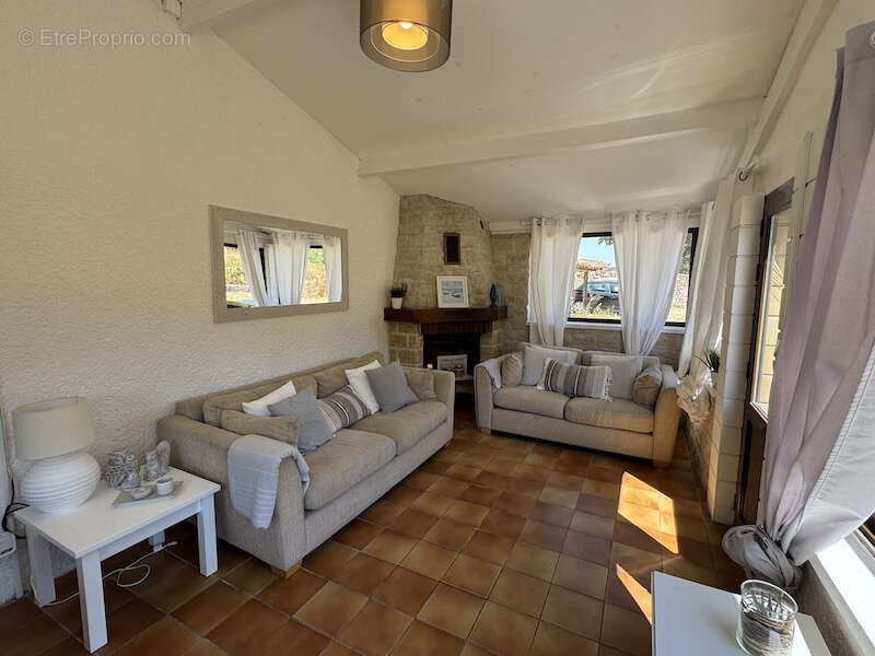 Ancienne ferme avec maison principale, maison d'amis, une piscine, grand jardin de 8000m2 - photo 8