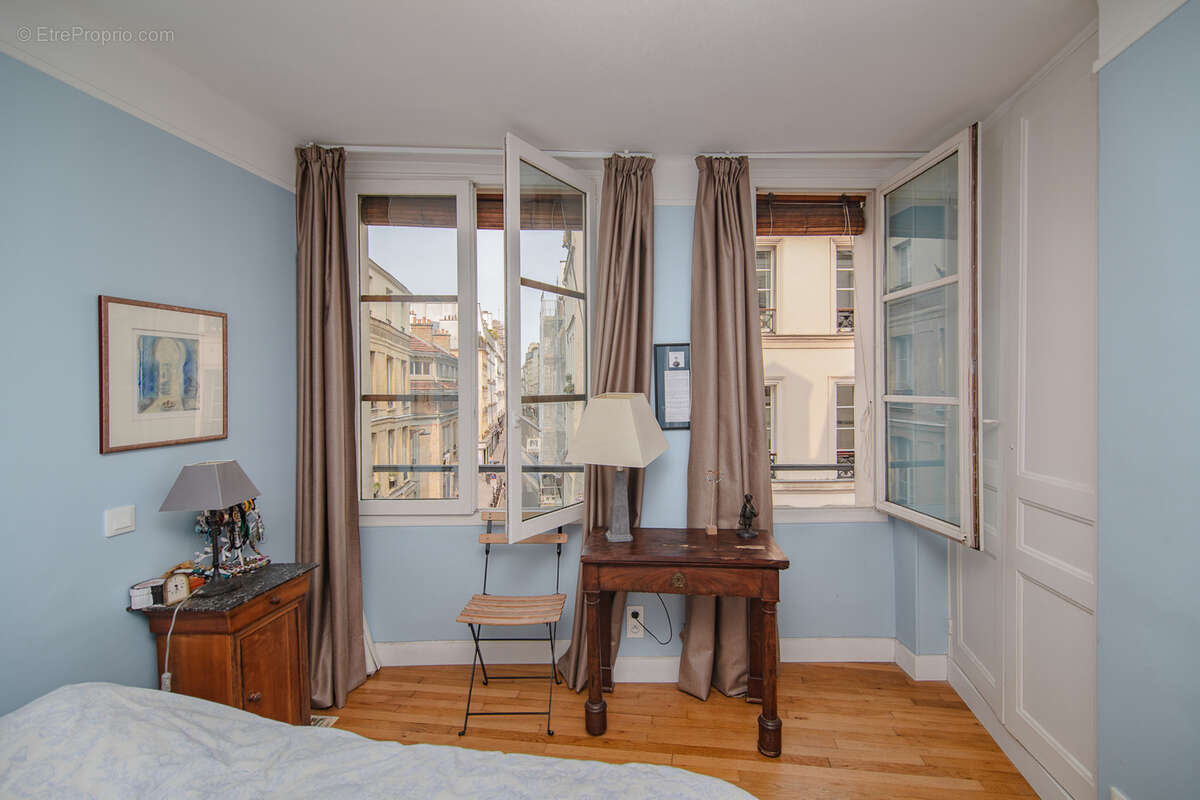 Appartement à PARIS-2E