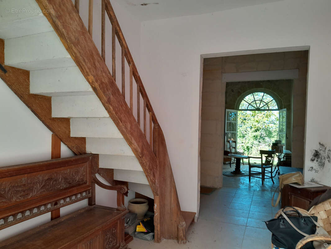 Maison de Maître à restaurer 3 chambres séjour Terrain 27 000 m2 arboré - photo 10