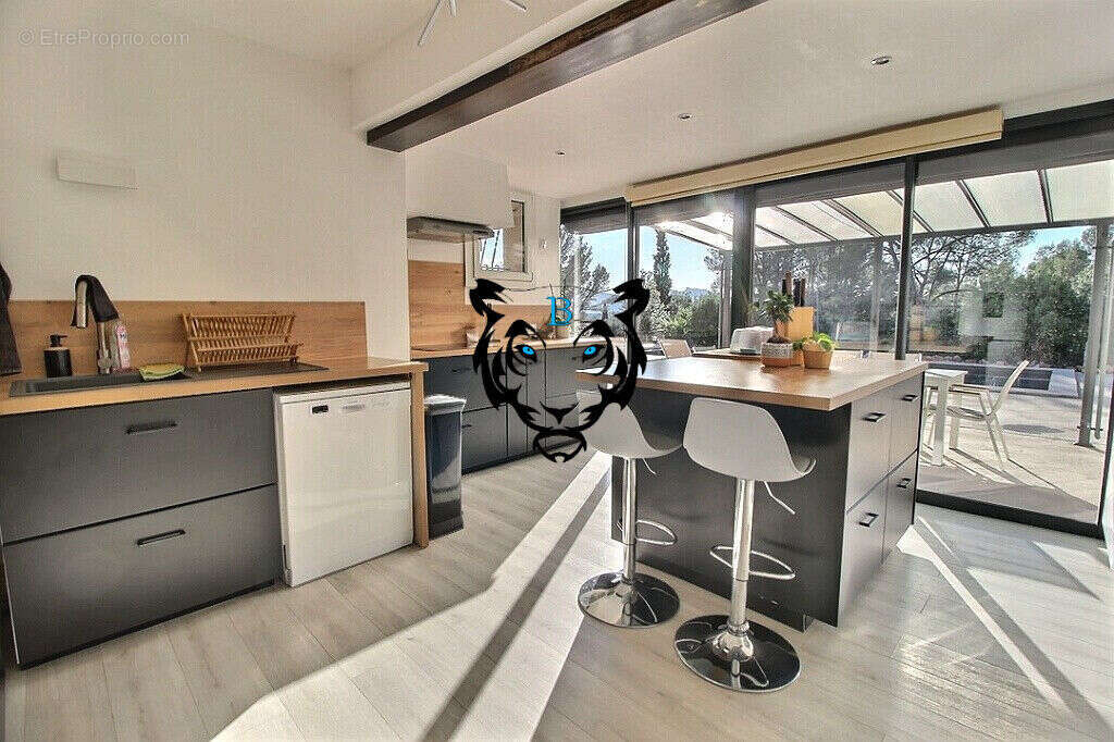 Maison à ROQUEBRUNE-SUR-ARGENS