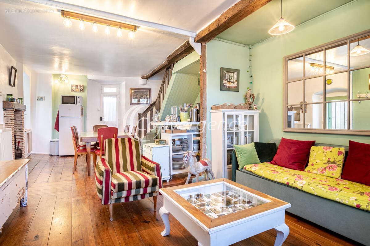 Maison à SAINT-GERMAIN-LES-BELLES