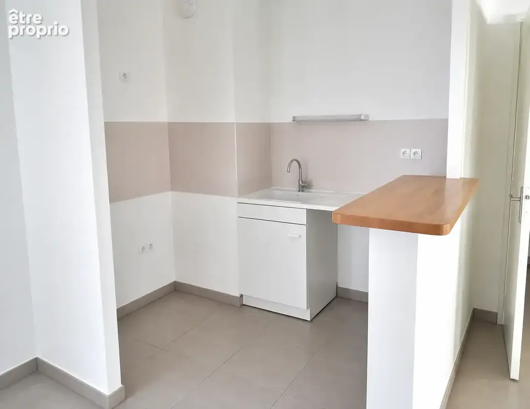 Apt t3 avec terrasse - photo 3