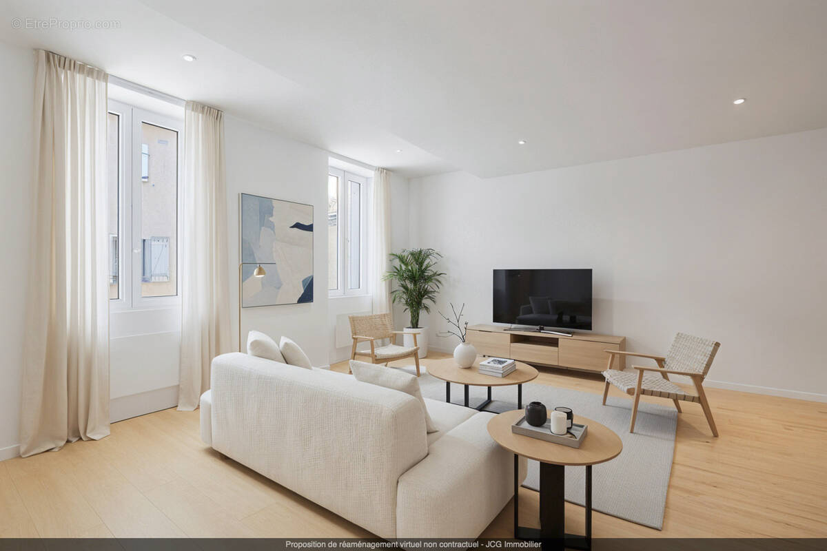 Appartement à SOLLIES-PONT