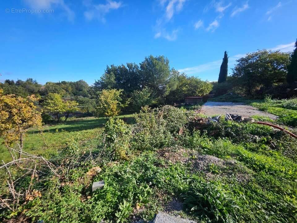 Terrain à SAINT-SAVOURNIN