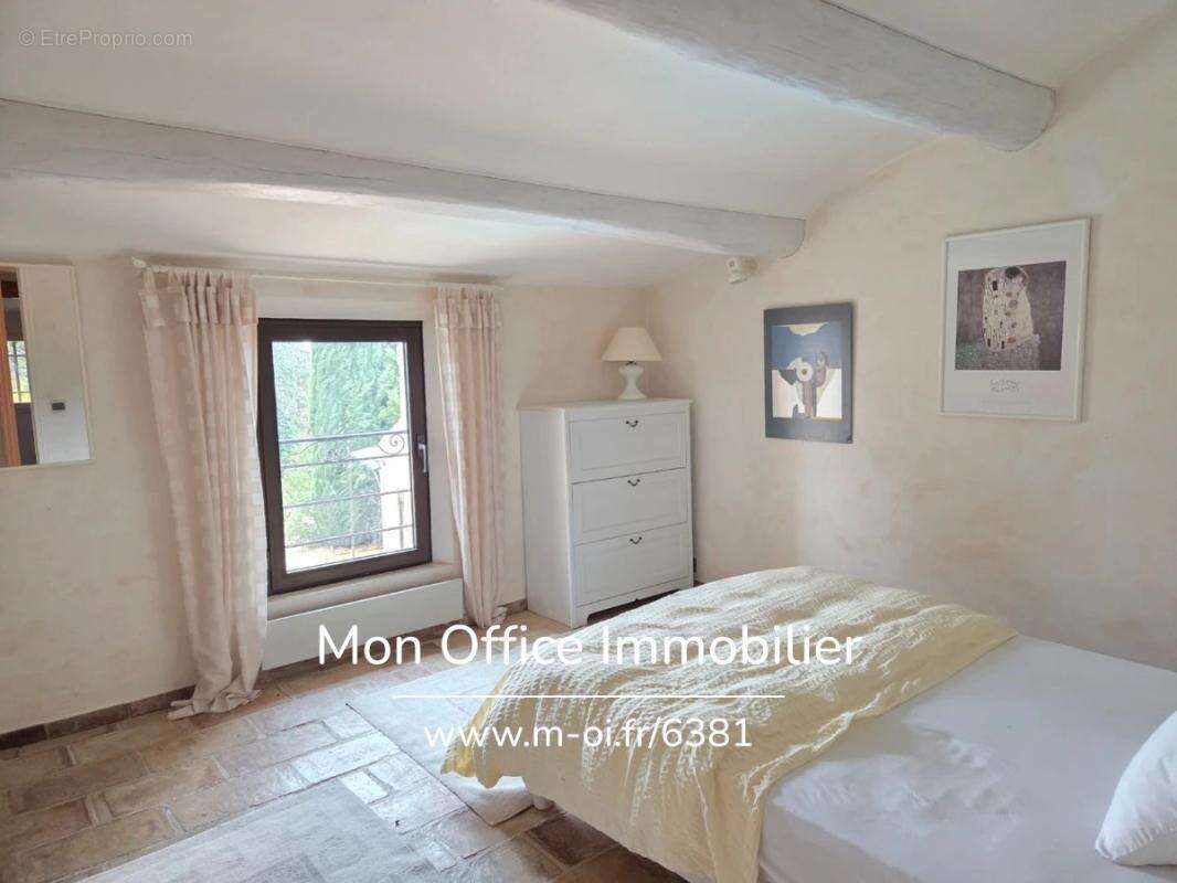 Référence : 6381-NGU. - Maison 12 pièces 376 m2 - photo 15