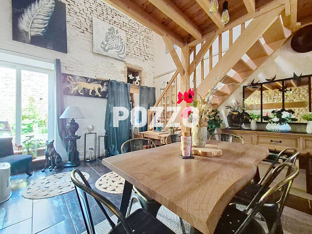 Maison à COLOMBIERS-SUR-SEULLES