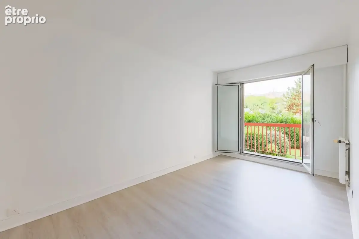 Paris 10e – Canal Saint-Martin / Quai de Jemmapes – 3 pièces de 73 m² avec balcon et parking - photo 7