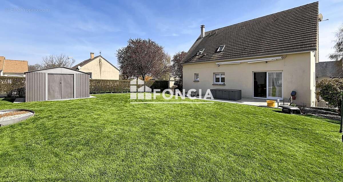 Maison à LA LANDE-PATRY