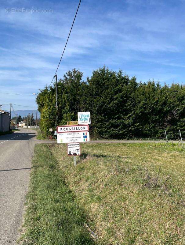 Terrain à LE PEAGE-DE-ROUSSILLON